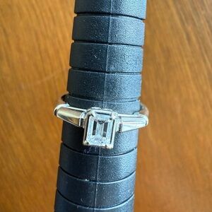 Elegant Silver Women's Ring